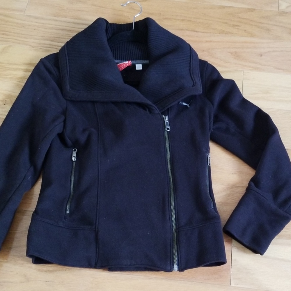 PUMA
Women's Lifestyle Zip Fleece Jacket